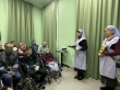 Сестры милосердия храма Георгия Победоносца в святочную неделю пришли поздравить получателей социальных услуг.